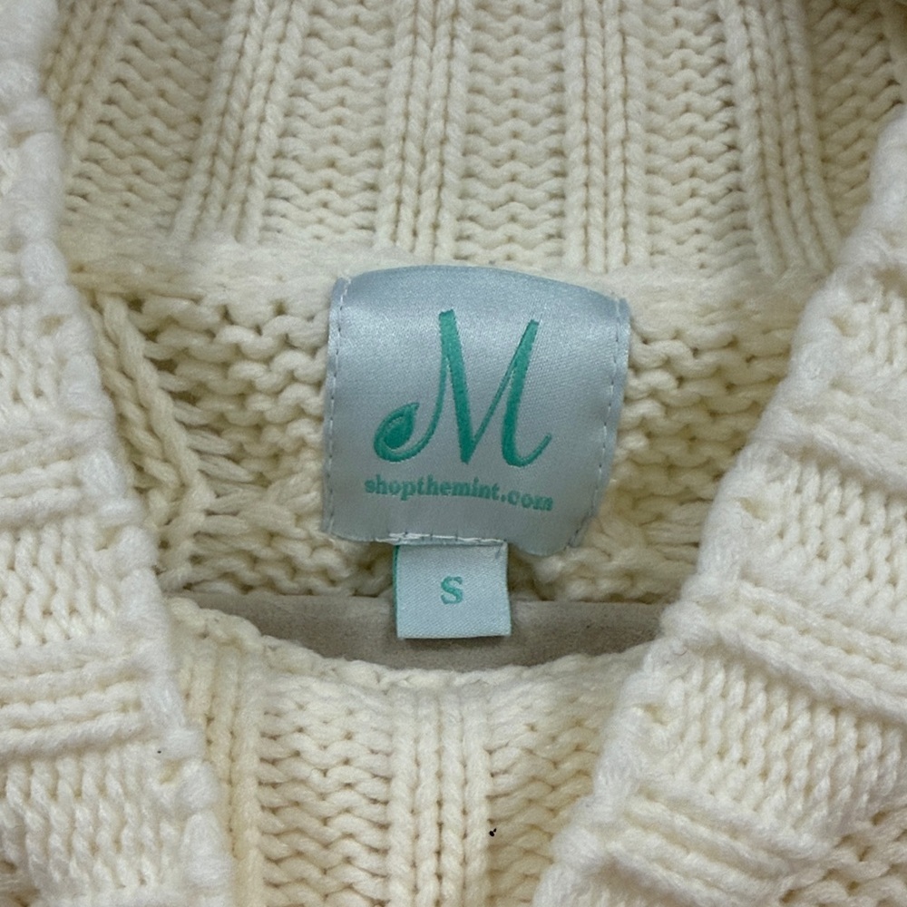 Cozy Cream Cable Knit Sweater - Picture 3 of 5